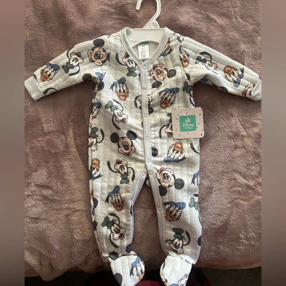 Disney Magic Baby Adorable Quilted Onsie
Mickey Mouse, Donald Duck & Pluto ❤️